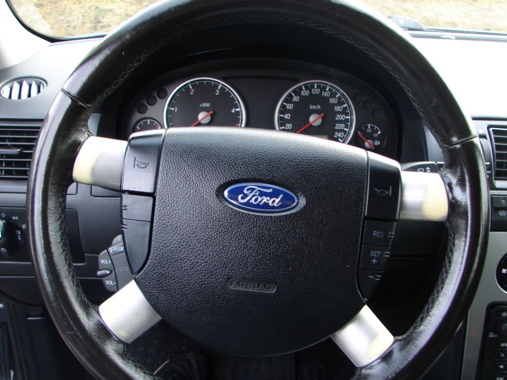 Ford Mondeo 2,0 TDCI GHIA